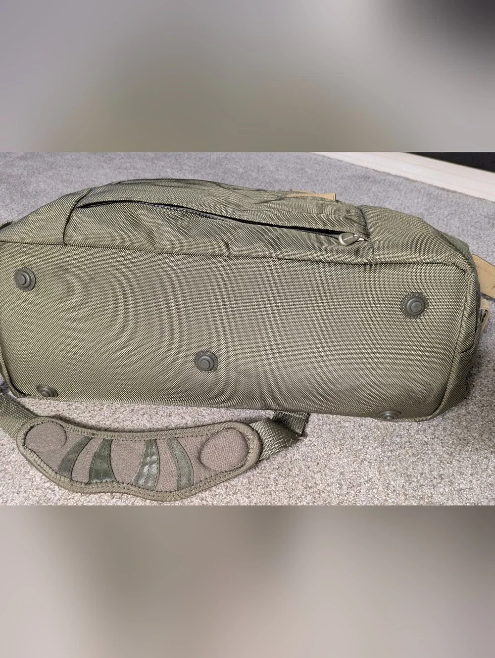 Briggs & Riley~# 256-7~Travelware Tote~Khaki~ 19.5 X 8.5 X 9”~Ballistic Nylon